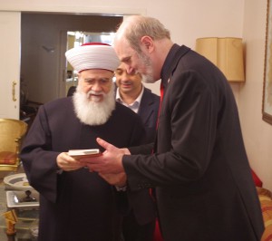 Schirrmacher in discussion with the Grand Mufti of Lebanon, who condemns the persecution of Christians by ISIS