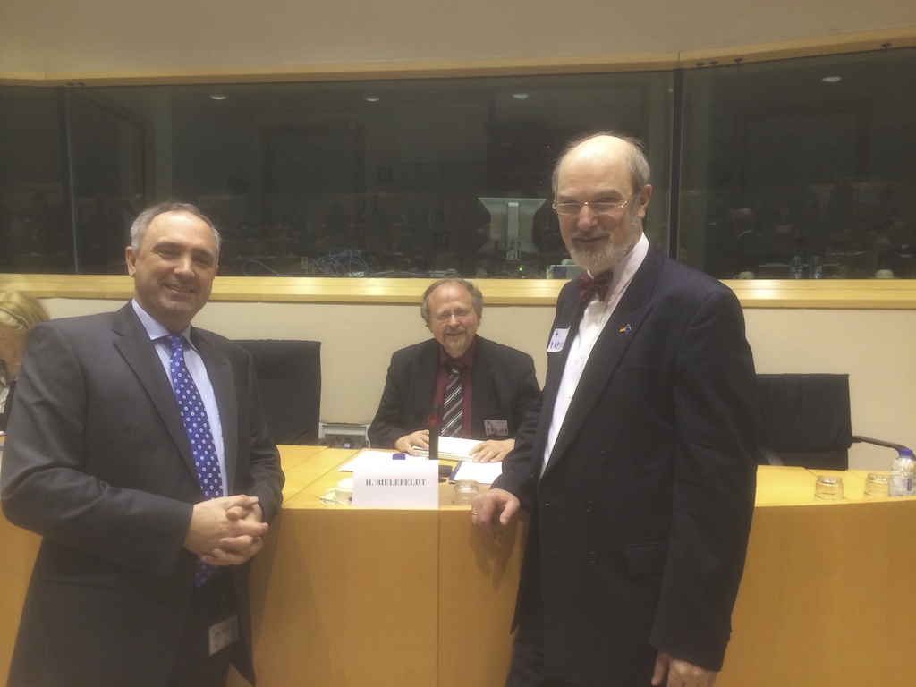 Brüssel EU Parlament Anhörung der USCIRF-Delegation mit UN-Sonderberichterstatter 2014