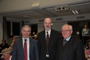 Prof. Dr. Thomas Schirrmacher mit Rektor Prof. Dr. Berthold Wald (li.) und Msgr. Prof. Dr. Konrad Schmidt. (© Theologische Fakultät Paderborn)