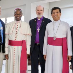 Drei Sprecher der WEA mit dem katholischen Erzbischof von Ghana und dem anglikanischen Erzbischof von Sri Lanka © BQ / Warnecke
