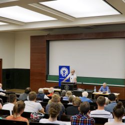 Thomas Schirrmacher während seiner IGFM-Vorlesung an der Universität Freiburg (mit Publikum) © BQ / Warnecke