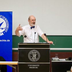 Thomas Schirrmacher während seiner IGFM-Vorlesung an der Universität Freiburg (Nahaufnahme) © BQ / Warnecke