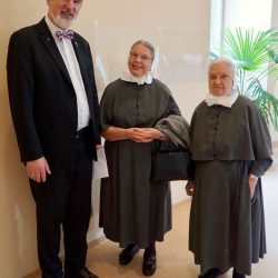 Thomas Schirrmacher with both deaconesses through whom he came to faith © BQ / Warnecke
