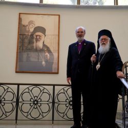 Thomas Schirrmacher und Erzbischof Anastasios im Eingang des Orthodoxen Konferenzzentrums © BQ/Warnecke