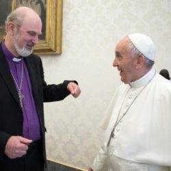 Offizielles Foto des Vatikan: Bischof Schirrmacher und Papst Franziskus © L’Osservatore Romano