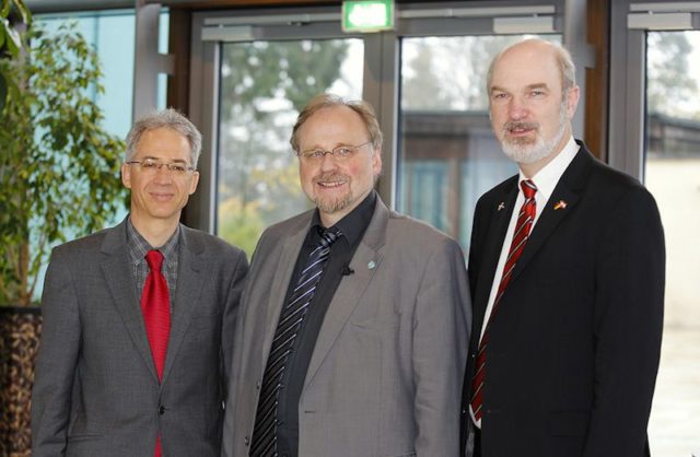  Die Professoren Sauer, Bielefeldt und Schirrmacher auf dem Kongress „Christenverfolgung“ in Schwäbisch Gmünd, 2013 © BQ / Vogt