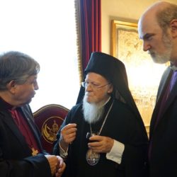 The first discussion of the Bishop Nik Nedelchev with the Ecumenical Patriarch Bartholomew; Bishop Thomas Schirrmacher is at right © BQ/Warnecke