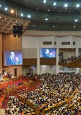 Schirrmacher appelliert an eine halbe Million Zuhörer der Yoido Full Gospel Church, mehr asiatische Missionare nach Europa zu entsenden