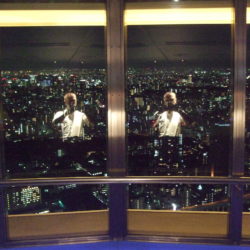 Eine Art Selfie auf dem Tokyo Tower vor einem Jahrzehnt