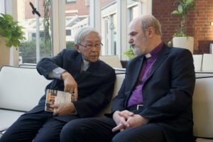 Cardinal Joseph Zen Ze-kiun in discussion with Bishop Thomas Schirrmacher © BQ/Warnecke