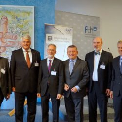 (from left) Heiner Bielefeldt, Markus Grübel, Christof Sauer, Hermann Gröhe, Thomas Schirrmacher, Manuel Lösel © Martin Warnecke/IIRF