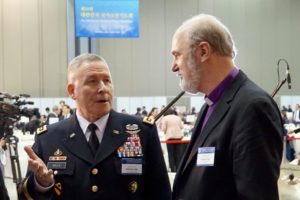 General Michael A. Bills und Bischof Thomas Schirrmacher © BQ/Warnecke