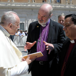 The Bishops Howell and Schirrmacher handing over the PCPCU/WEA report to Pope Francis © Osservatore Romano 242473_27062018.jpg