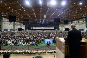 Ansprache vor 40.000 Teilnehmern der Ahmadiyya Jalsa Salana in Karlsruhe vor der Ansprache ihres Oberhauptes Kalif Mirza Masrur Ahmad © BQ/Warnecke