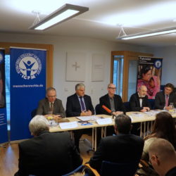Press conference on the Yearbook ‘Religionsfreiheit’ with (left to right): Prof. Heribert Hirte, MdB, Markus Grübel, MdB, Martin Lessenthin (IGFM), Thomas Schirrmacher (IGFM), Uwe Heimowski (DEA) © BQ/Warnecke
