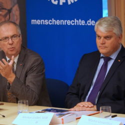 Prof. Heribert Hirte, MdB, und Markus Grübel, MdB, Beauftragter der Bundesregierung © BQ/Warnecke