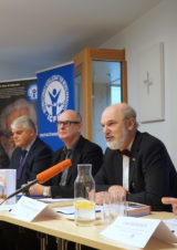 Pressekonferenz zum Jahrbuch Religionsfreiheit mit (v.l.n.r.): Prof. Heribert Hirte, MdB, Markus Grübel, MdB, Martin Lessenthin (IGFM), Thomas Schirrmacher (IGFM), Uwe Heimowski (DEA) © BQ/Warnecke