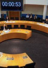 Thomas Schirrmacher has less than one minute to speak as an expert appointed by the CDU at the Human Rights Committee’s hearing on “Troubled Ethnic Groups” in the German Bundestag. On the left next to him in the circle the other six experts who nominated the parties, two places to the left Prof. Khorchide, also nominated by the CDU. Behind him are the MdBs of the AfD and of the FDP, on the right the MdBs of the CDU, and on the far right the Federal Government Commissioner for International Religious Freedom, Markus Grübel, MdB © BQ/Warnecke