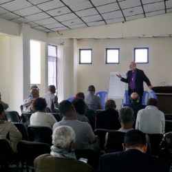 Thomas Schirrmacher talks to theologians of the Evangelical Church Fellowship of Ethiopia (ECFE) about questions of interreligious dialogue © BQ/Schirrmacher
