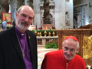 Mit Kardinal Tauran beim Eröffnungsgottesdienst der zweiten Vatikansynode zur Ehe (2015) © BQ/Warnecke