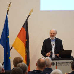 Thomas Schirrmacher at his lecture in the Stauffenberg Room at the Federal Ministry of Defence (close-up) © BQ/Warnecke