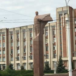 Die Lenin-Statue vor dem Parlament in Tiraspol © privat