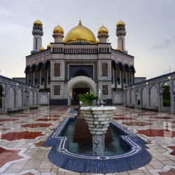 Jame’ Asr Hassanil Bolkiah Moschee in Brunei (Hof) © BQ/Schirrmacher