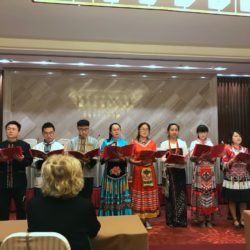 Chor mit Studenten des Nanjing Union Theological Seminary von unterschiedlichen Ethnien Chinas © BQ/Thomas Schirrmacher