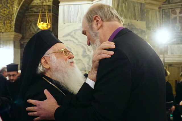 Thomas Schirrmacher mit dem Preisträger, Erzbischof Anastasios Yannoulatos © BQ/Esther Schirrmacher
