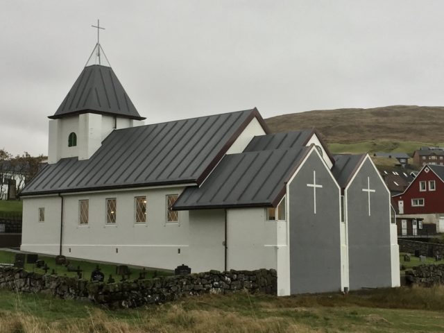 Die Hósvíkar Kirkja (außen) © BQ/Thomas Schirrmacher