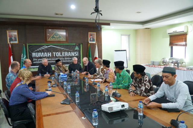 Leading figures from the WEA and Humanitarian Islam movement meet at the Jakarta headquarters of the NU young adults movement, Gerakan Pemuda Ansor. The banner in the background states in Indonesian, “House of Tolerance: He who is not your brother in faith is your brother in humanity.” © BQ/Martin Warnecke